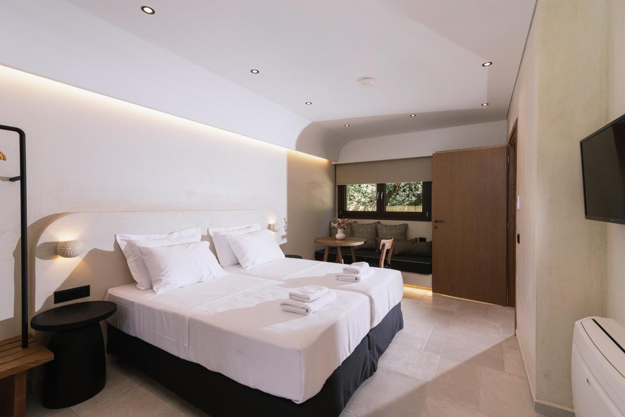 Idi Hotel Zarós エクステリア 写真